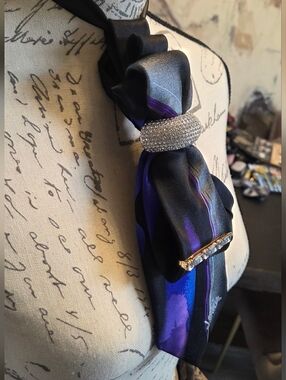CUSTOM TIE-NECKLACE